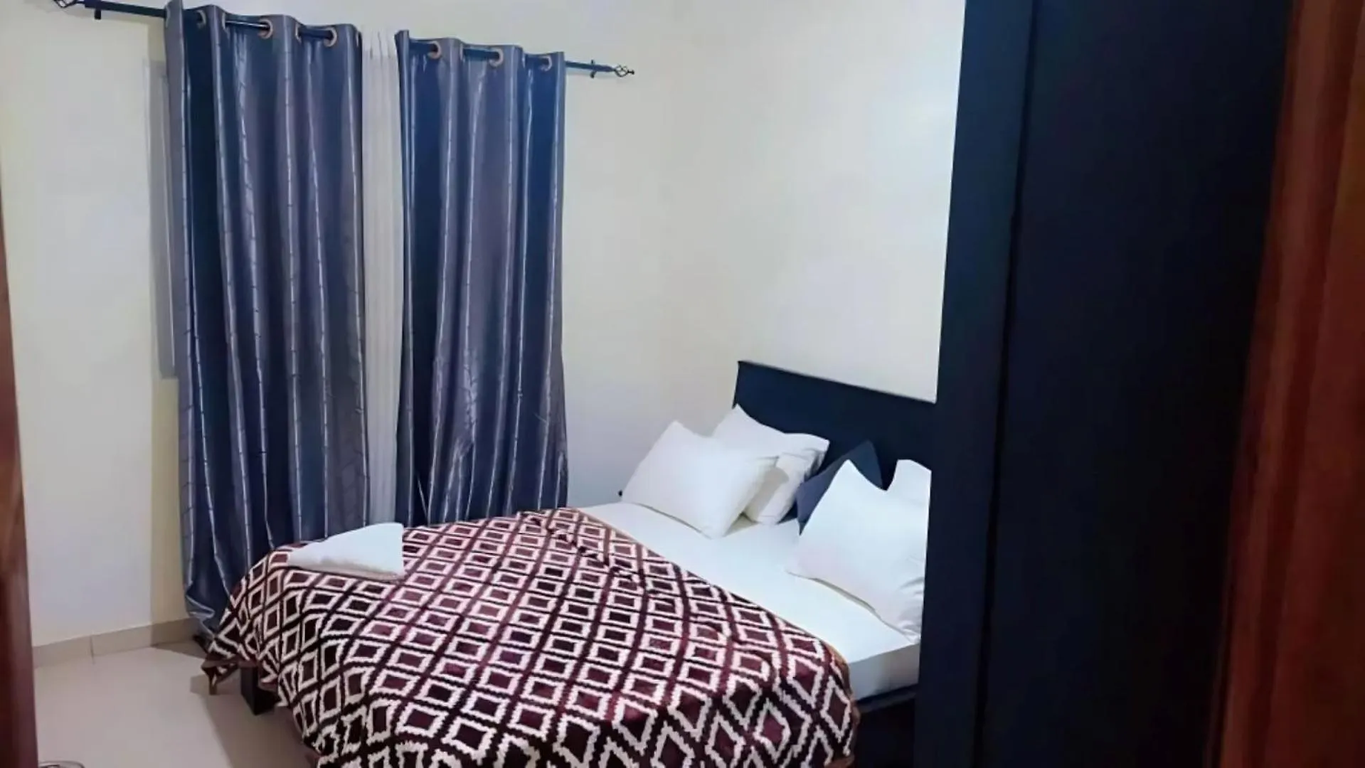 Appartement 3 Chambres Salon Mamelles Cite Mackiou Faye Baila & Ndjierebi Dakar
