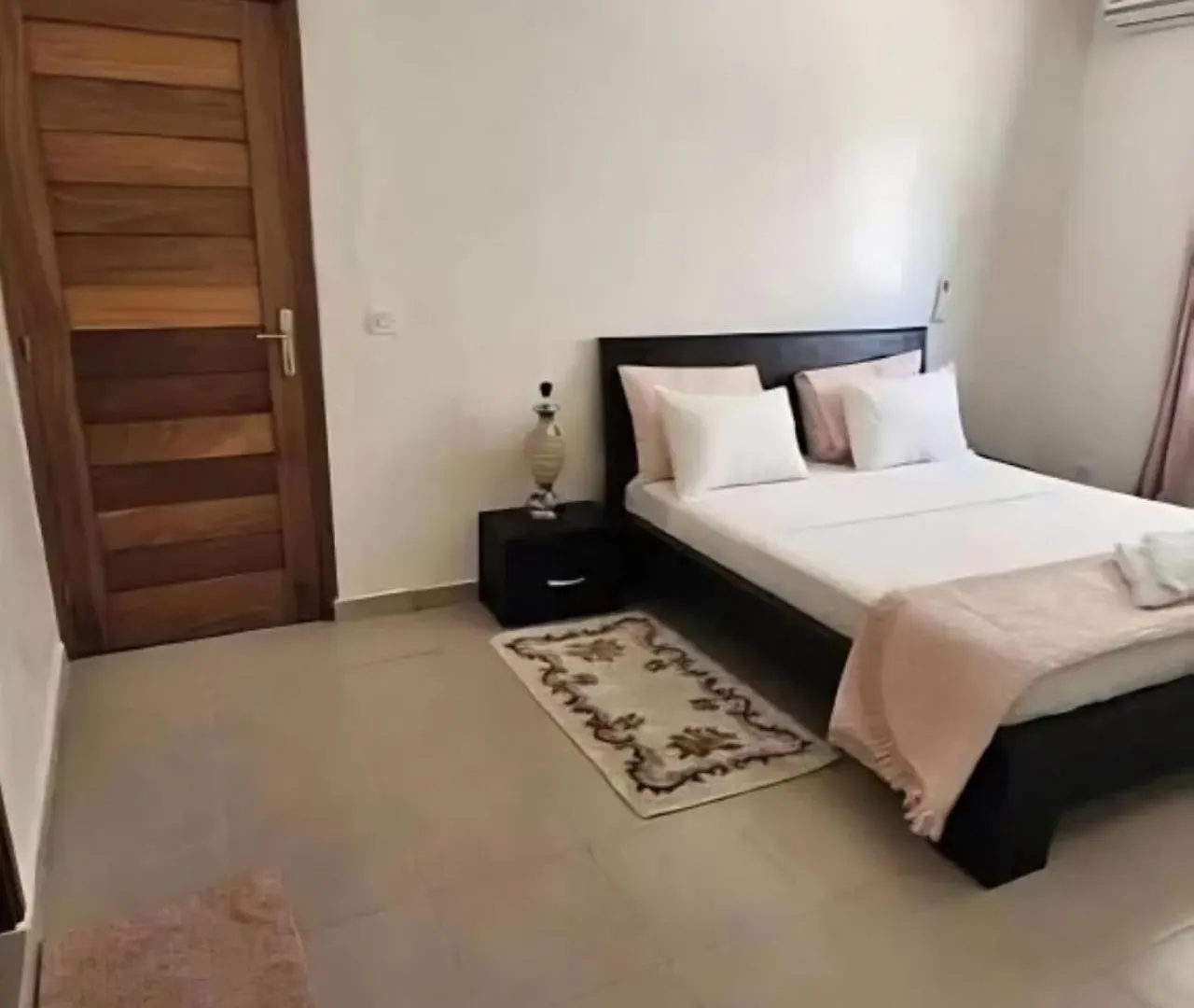 Appartement 3 Chambres Salon Mamelles Cite Mackiou Faye Baila & Ndjierebi Dakar